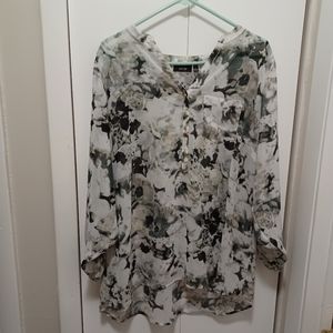 Apt. 9 Black & White Abstract Pattern Top